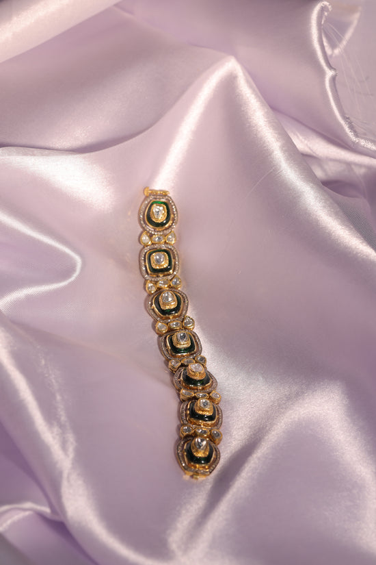 Emerald Bloom Oval-Link Bracelet